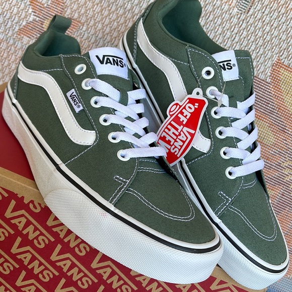 Vans Filmore
Canvas Duck Green/White
VNOA5HTXQ31
WMNS sneakers - Picture 8 of 16